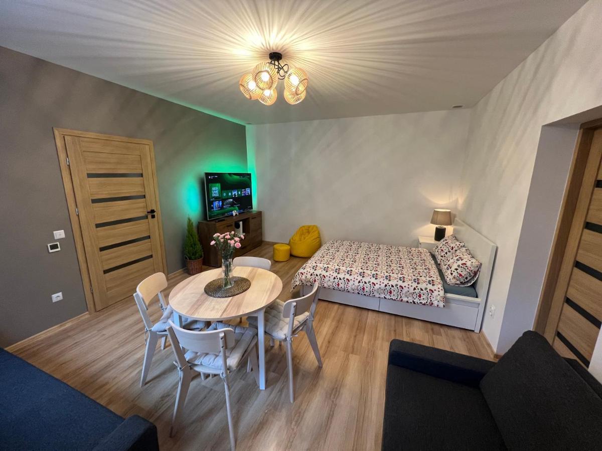 Wood Apartment คาโตวีตเซ ภายนอก รูปภาพ