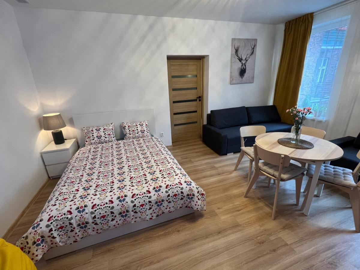 Wood Apartment คาโตวีตเซ ภายนอก รูปภาพ