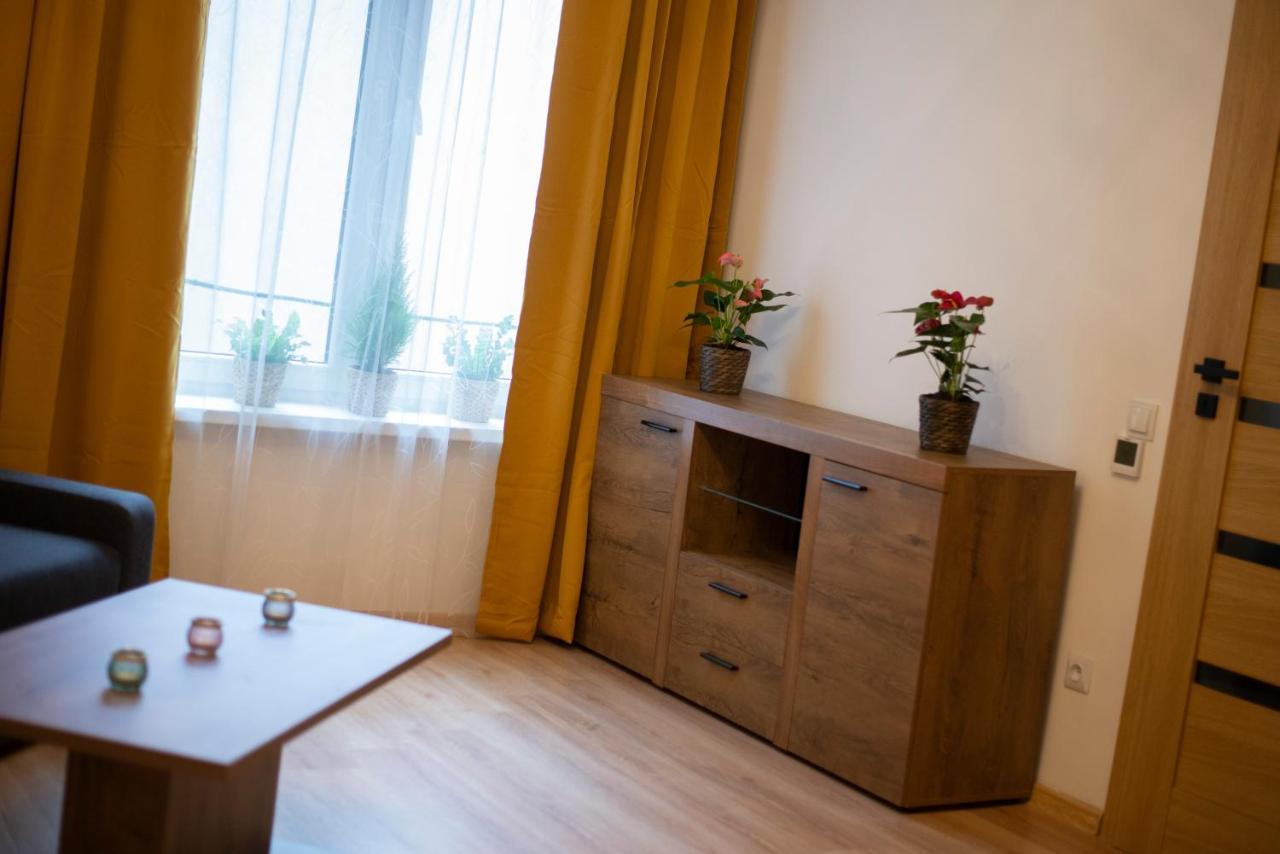 Wood Apartment คาโตวีตเซ ภายนอก รูปภาพ